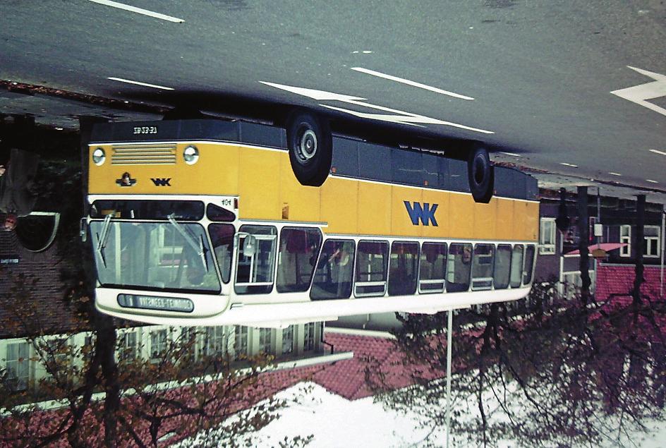 foto: André van Zutphen Vanaf omstreeks 1971/1972 werden de series 401-425 en 426-445 gereviseerd en voorzien van polyester beplating.