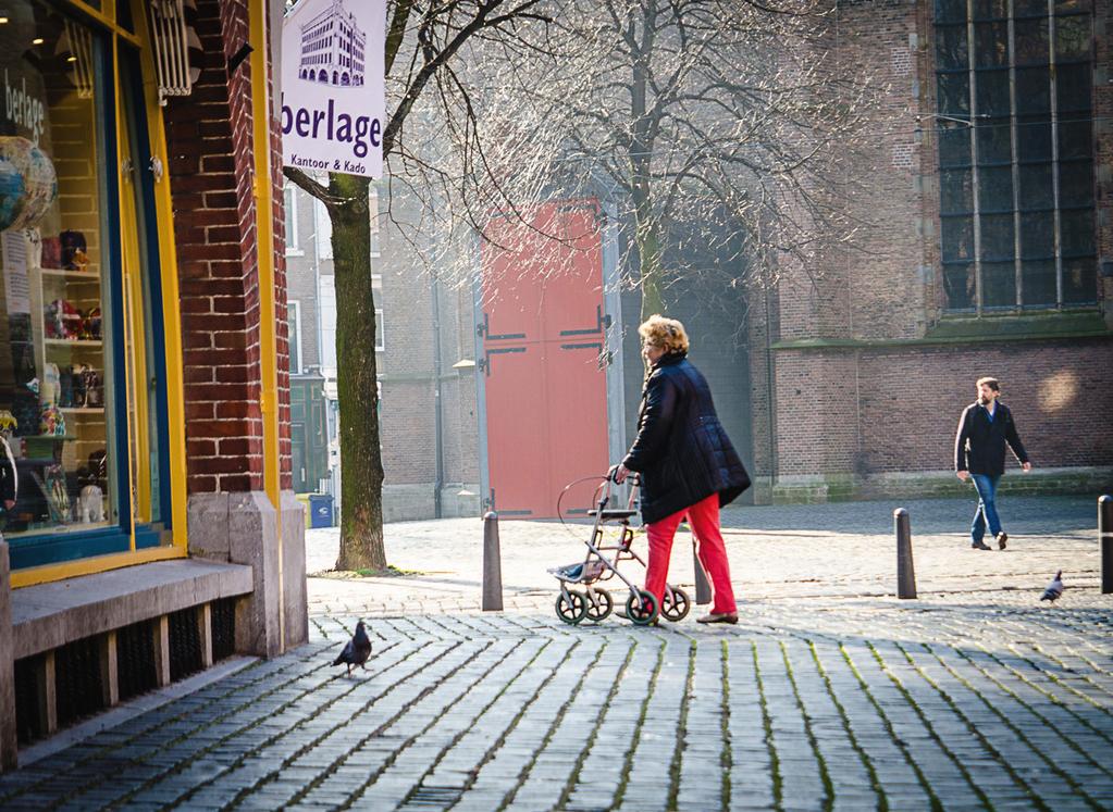 Nabije voorzieningen en toegang tot openbaar vervoer zijn belangrijk FOTO: ALEX SCHRÖDER Hier is het dorpsteam van Austerlitz Zorgt ook uitvoerder van de Wmo zorg in het dorp.