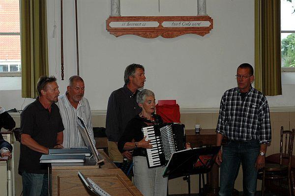 Jan Kroeske op het 100 jarige Van Dam orgel Jan Kroeske kreeg hiervoor een overweldigend applaus.