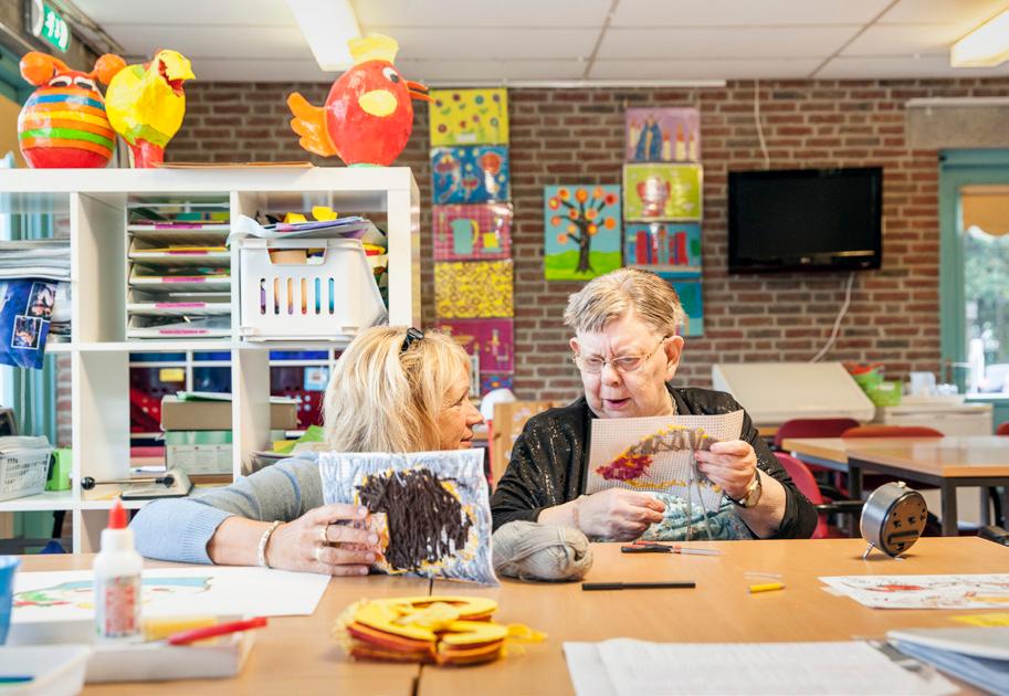 Participatie bij Koraal heeft drie pijlers: 1. Wonen en vrijetijdsbesteding. We willen cliënten zo zelfstandig mogelijk laten wonen en dingen in hun vrije tijd laten doen die zij leuk vinden. 2.