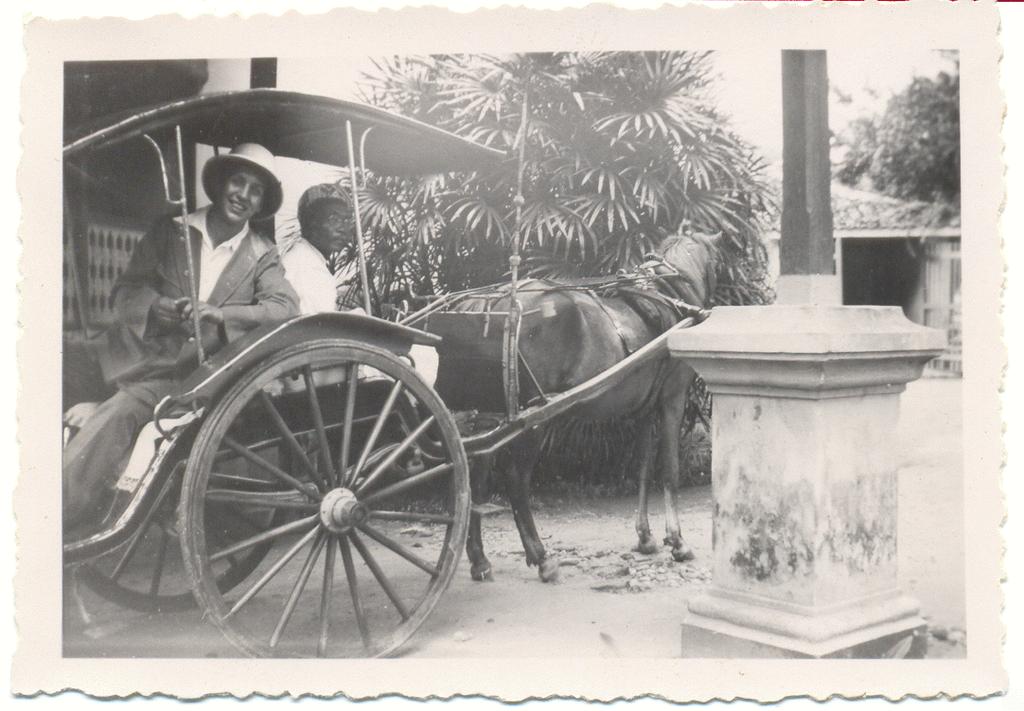 Ferry in Medan in sado met paardentractie. vader zich als huisarts en huidarts in Zwolle.