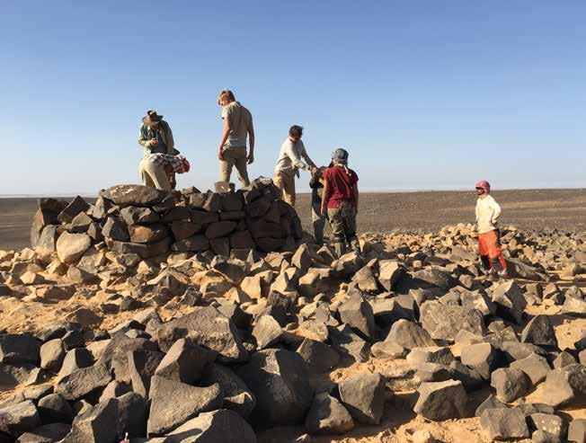 Markante graven Waarom weten de archeologen nog niet, maar vanaf het late 3e millennium lijkt dit woestijngebied opeens onbewoond.