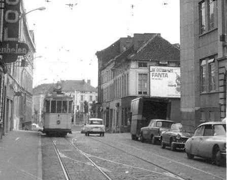 be Doornstraetje gaf uit in de St- Pietersnieuwstraat Hoorenstraetkin