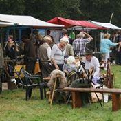 Een stand bemand op de Buitendag te Maarsbergen met een afdeling tweede hands waarvan de opbrengst ten goede komt aan