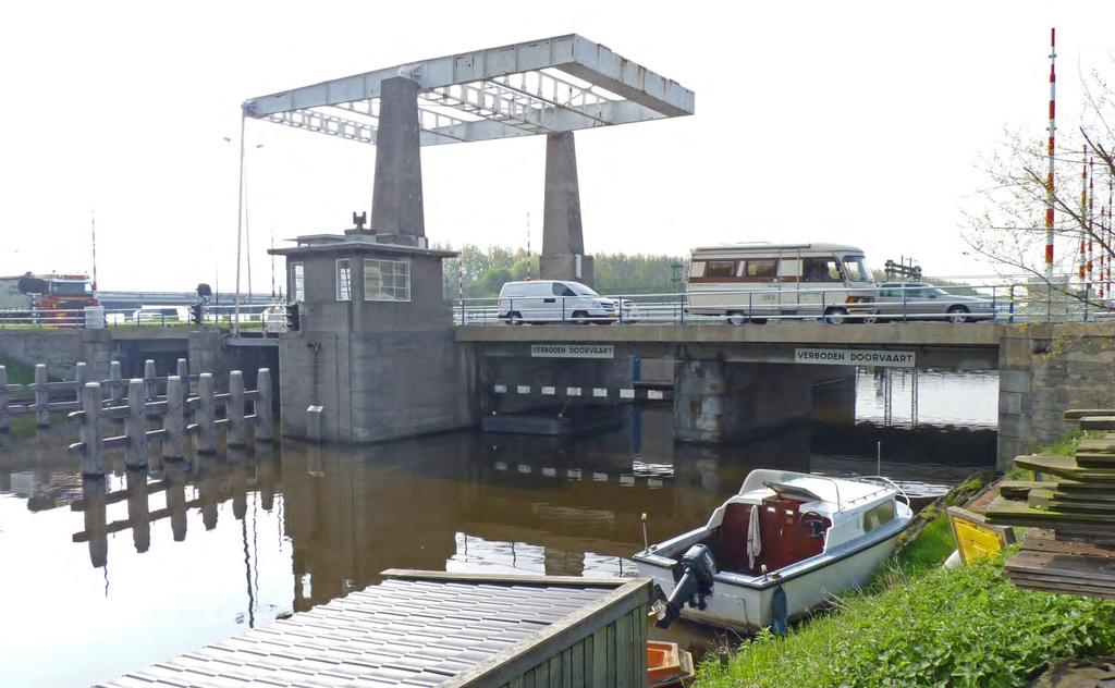 Figuur 12: Zijaanzicht brug. Foto: R.M.