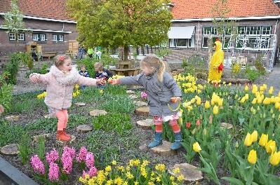 Buurttuin Bennebroek; Paaseieren zoeken U bent van hart welkom om met uw (klein)kind tussen 0 en 4 jaar oud paaseitjes te komen zoeken in