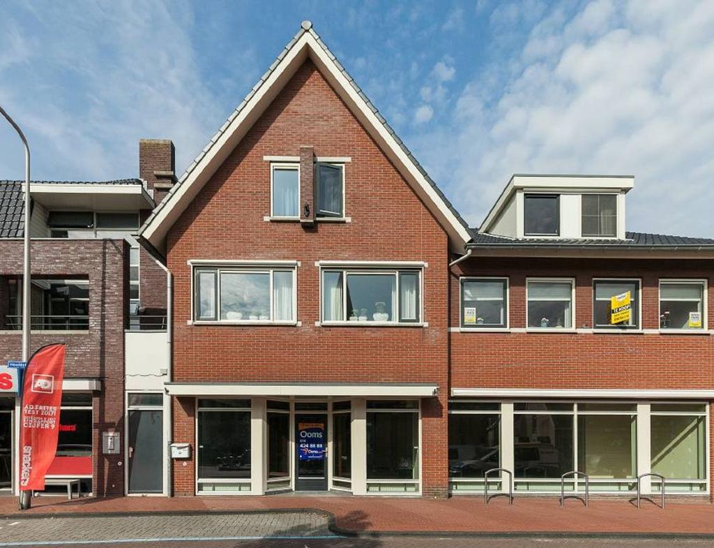 Hoofdstraat 117 (2678 CH) te De Lier Winkelruimte ca.