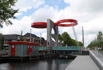 00 uur. In Drenthe wordt alles bediend van 9-12 en van 13 tot.00 uur. Voor mij ook lunch time. Om 13. uur ben ik door de sluis met 3 boten.