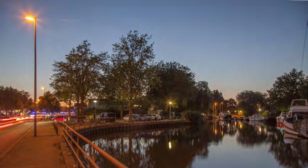 door menging van functies, architectuur en doelgroepen.