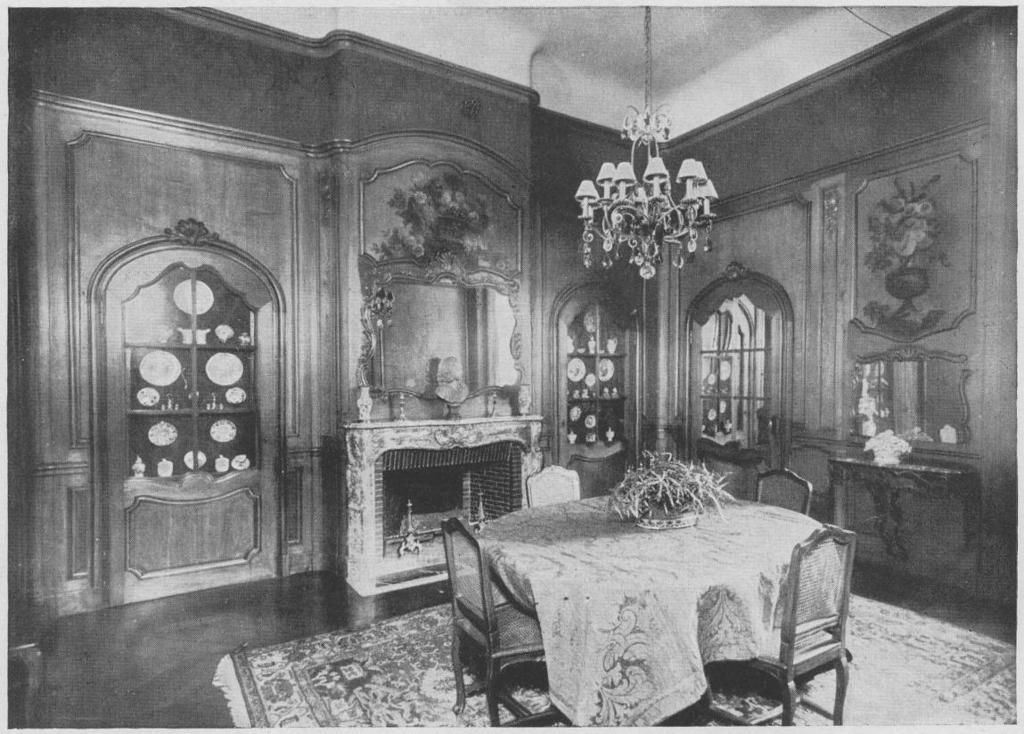 Eetkamer, omstreeks 1929, illustratie uit Travaux d architecture van Ch. Bourgeois, coll. C.H.L. In het begin van de 20e eeuw is de belangrijkste kamer in een burgerwoning nog steeds de eetkamer.