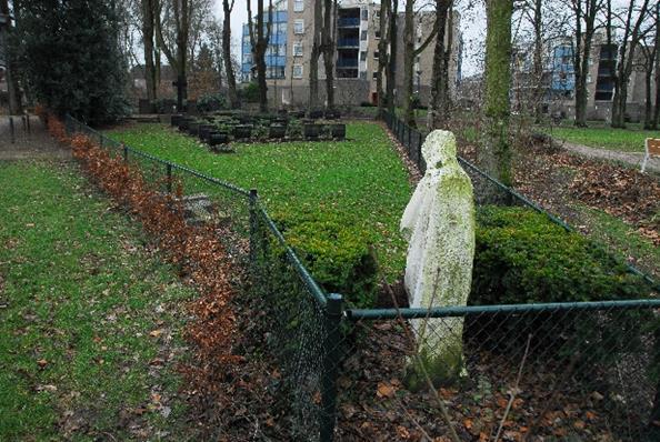 Daar waar vanouds het water ontspringt dat de beek de Groesbeek voedt, werd namelijk al vroeg een heiligdom gesticht.