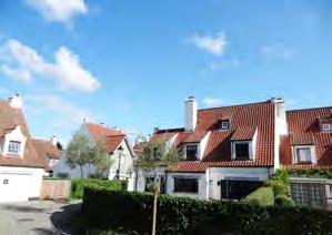 Exclusieve villa met binnenzwembad, prachtig gelegen in één van de paadjes te Knokke, nabij het commerciële centrum en op wandelafstand van het strand.