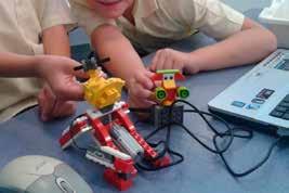 Workshop LEGO WeDo Workshop LEGO WeDo Voor jongens én meiden heeft LEGO een methode waarbij je zelf een kleine robot bouwt: LEGO WeDo.