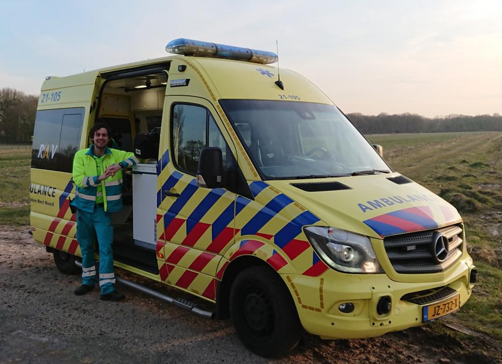 Aan het woord Koen Oosters, BMH Ambulancezorg bij de RAV Brabant Midden-West-Noord liep per ongeluk tijdens de opendag op de Hogeschool Utrecht het lokaal binnen waar de opleiding BMH gepresenteerd