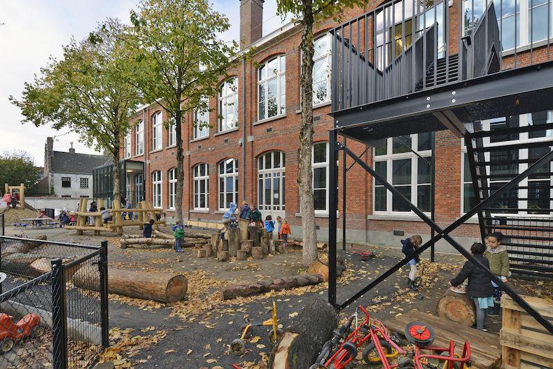 Nieuwe Jenaplanbasisschool in het Sint- Elisabethbegijnhof Op woensdag 22 november 2017 opent Hippo's Hof officieel de deuren van het vernieuwde schoolgebouw in de Hippoliet Lammensstraat in het