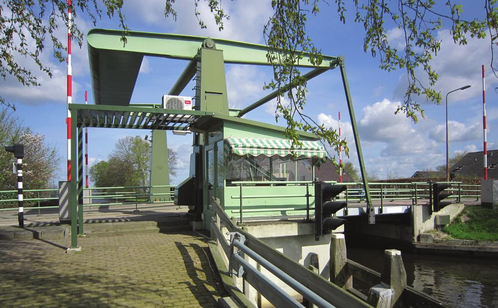 Beweegbare bruggen Provincie Overijssel Het landschap van de provincie Overijssel bevat een aantal bedienbare kunstwerken, zoals bruggen en sluizen.