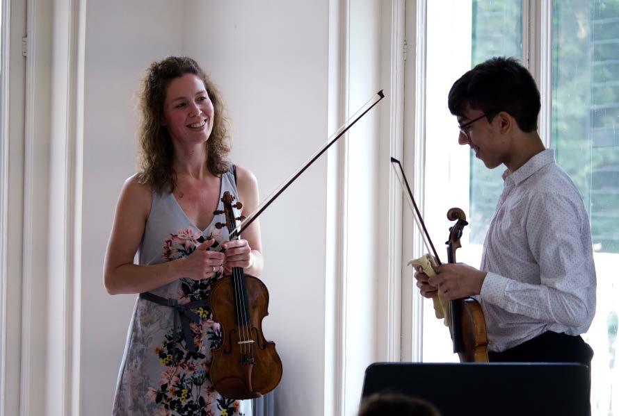 Om 14.15 uur startte de masterclass gegeven door violiste Lisanne Soeterbroek, concertmeester van het Antwerp Symhony Orchestra.