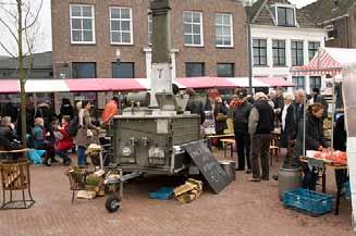 In Januari van dit jaar mocht onze voorzitter Warmelt Swart een prijs in ontvangst nemen uit handen van Fred Wouters, directeur van Vogelbescherming Nederland.