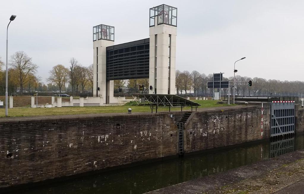 Het beheer tijdens hoogwater De sluismeester van Weurt is verantwoordelijk voor het tijdig sluiten van sluis Heumen. Hij doet dit is samenspraak met de sluismeester van Grave.