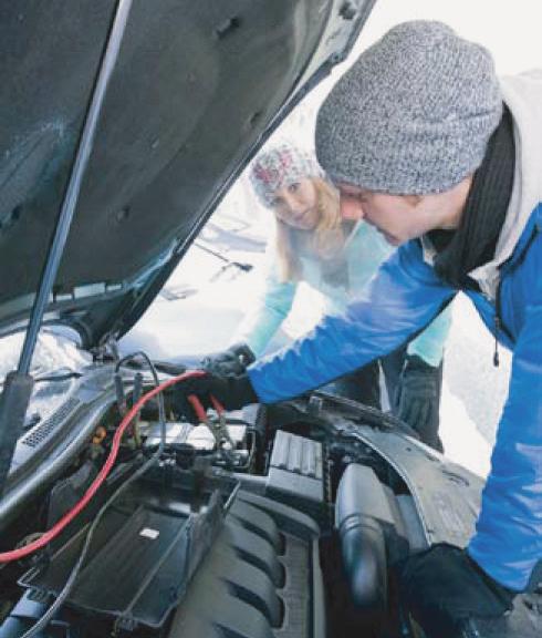 Winterpech voorkomen en verhelpen Deuren Autodeuren kunnen vastvriezen. Voorkom dat deuren dichtvriezen door deurrubbers op tijd in te smeren met bijvoorbeeld talkpoeder of siliconenspray.