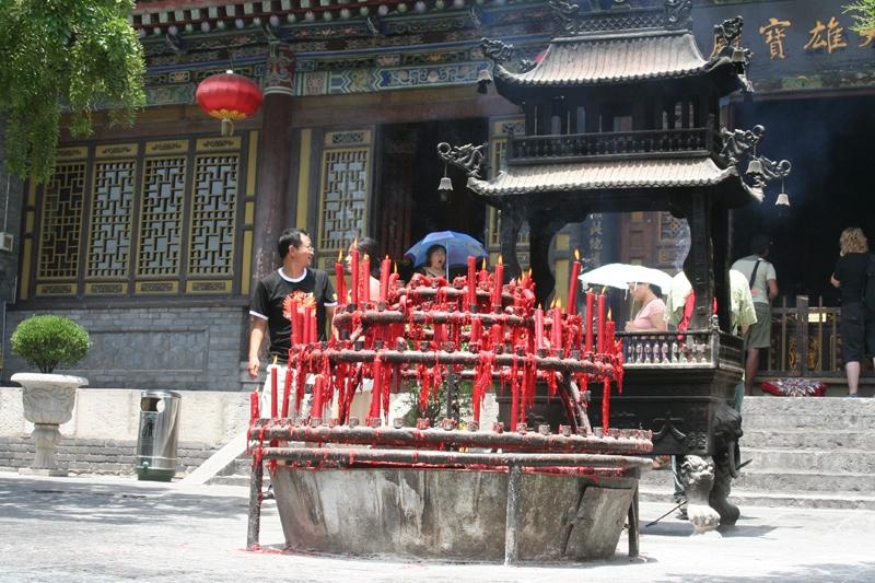 Dag 8: Pingyao - Xi'an Per hogesnelheidstrein reis je s middags naar Xi an. Tijdens de Tang Dynastie (618-907) was Xi an hoofdstad van China.