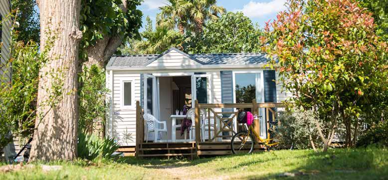 UITRUSTING PER ACCOMMODATIE BUNGALOW (TENT) TENTE NATURE (TENT) COTTAGE GARRIGUE EVASION LOISIR ROLSTOEL- VRIENDELIJK DÉTOUR HARMONIE FAMILLE BUITEN > 10 JAAR 3 JAAR > 12 JAAR < 10 JAAR > 10 JAAR >