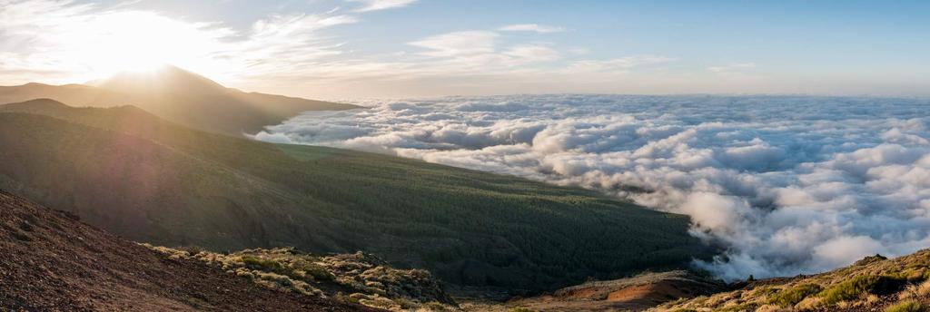 09 Landschappen fotograferen Om de weidsheid van landschappen te benadrukken is het gebruikelijk om een groothoek objectief te gebruiken. Een groothoek objectief heeft een bereik van 16mm of minder.