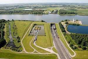 Bovendien heeft in 2010 een ernstig ongeval plaatsgevonden met de brug, waardoor de brugwachters waarschijnlijk extra voorzichtig zijn geworden.