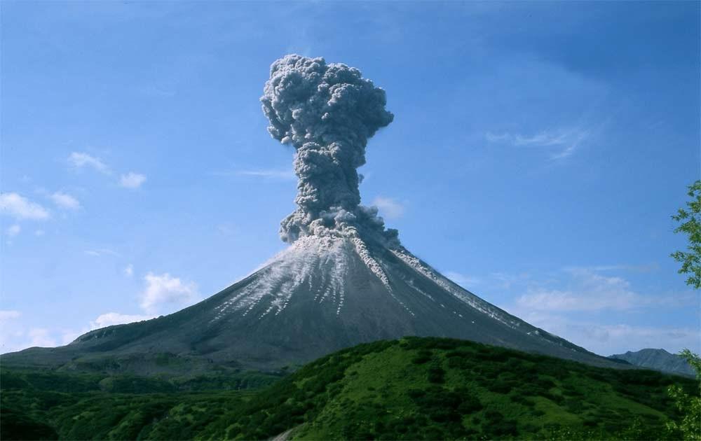 Samengestelde vulkanen Samengestelde vulkanen of grijze vulkanen barsten niet