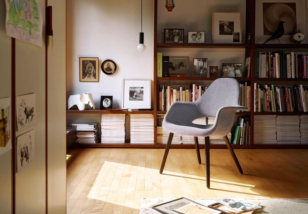 Organic Chair Charles Eames & Eero Saarinen, 90 Credo salt n pepper 8 essen zwart.