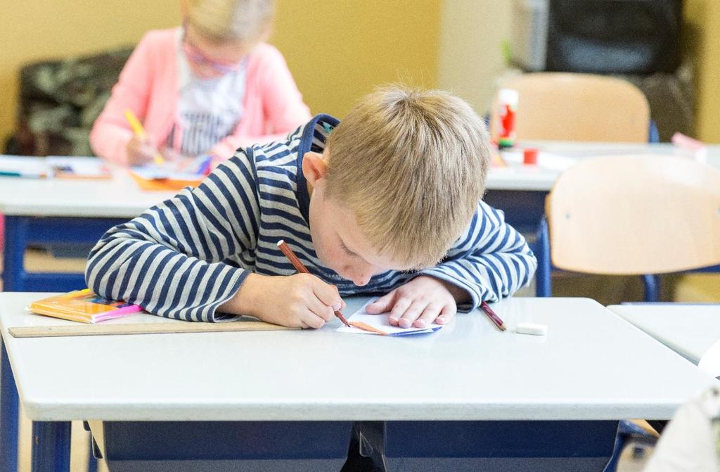 Inhoudsopgave 1. Inleiding 3 2. Algemene ledenvergadering 3 3. Ouders en onderwijs 4 4. Staat van de ouder 4 5. Ouderavonden 5 6. Calvijncollege 5 7.