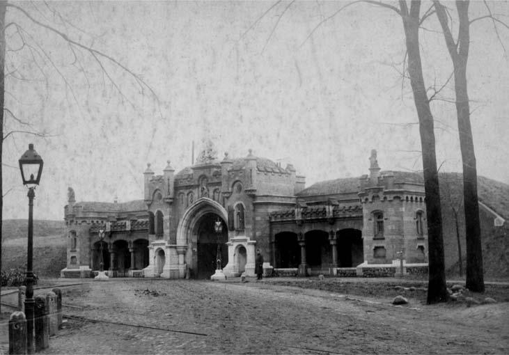 De Utrechtse Poort omstreeks 1882. Van Ommeren in t Vliegend Hert, waar de paarden werden gestald.