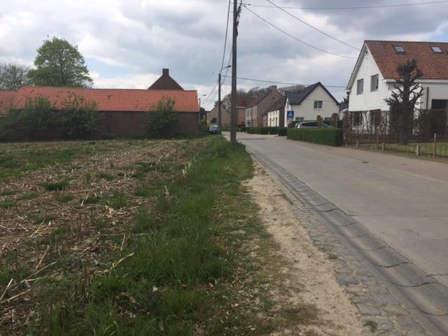 Kolpaart (deel tussen Della Faille en Lange Aststraat) Week 20 (15 19 mei): Opbraak rijweg Aanleg riolering Opbraak oude riolering Huisaansluitingen riolering Aanleg rijweg in tijdelijke steenslag