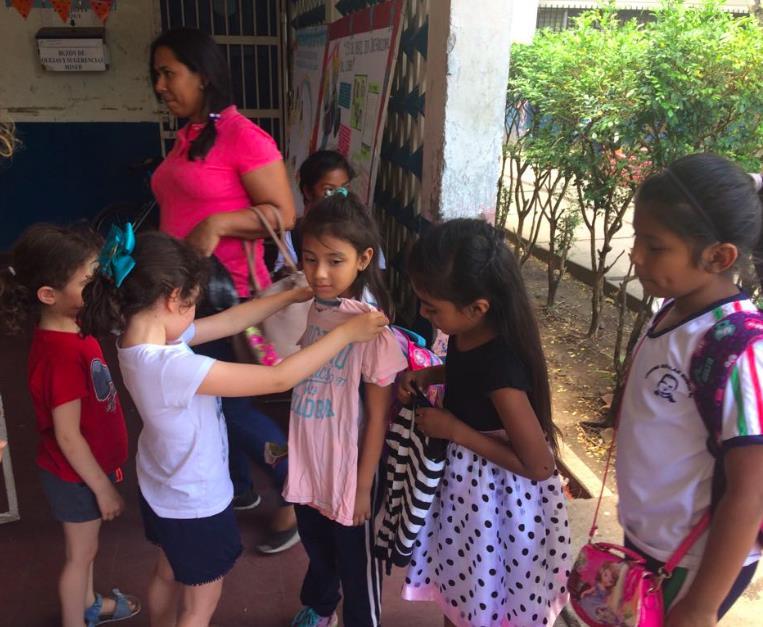 com/openluchtschool2/ Kledinginzamelactie voor school Nicaragua Oudergesprekken Beste ouders, Vanaf het volgend schooljaar gaan we iets veranderen aan de oudergesprekken.