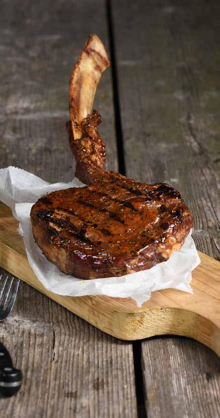 Als dat gedaan is leggen we het vlees weer terug op de BBQ en laten we het rustig doorgaren op een tempratuur van ± 120 C.