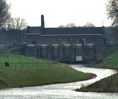 Het museum is gehuisvest in de twee kazematten die aan de Graafse zijde de Maasbrug in de Tweede Wereldoorlog moesten verdedigen: Kazemat Noord, gelegen tussen de Maas en het riviertje de Raam, en