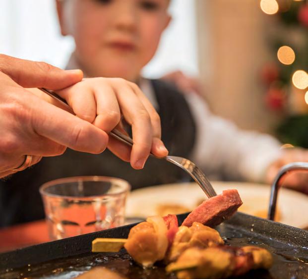 Het arrangement bestaat uit: Eén keer een ontbijt in de accommodatie Eén keer 4-gangen Kerstdiner in het restaurant Volwassenen 44,50 per persoon volwassenen: