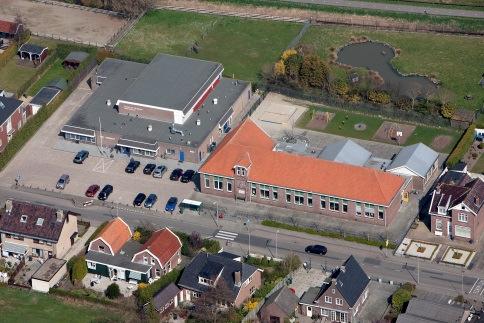 2. Verbouwing De Meent Samen met de voormalige gemeente Bernisse heeft De Zes Kernen het initiatief genomen om dorpshuis De Meent in Oudenhoorn te herontwikkelen.