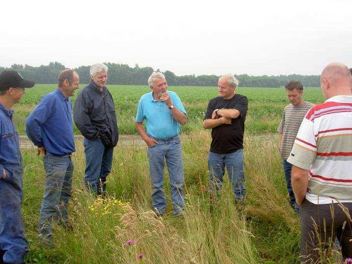 discussies tijdens die bijeenkomsten over het maaien en het schonen van sloten.