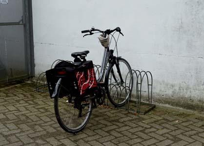 DE TERUGWEG IK GA MET DE FIETS Ik ga naar de fi etsenstalling.