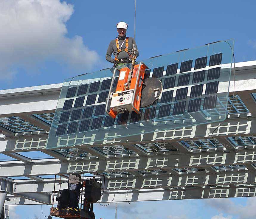 De bonus van Bi-facial Specials DMEGC Solar werkt actief mee aan innovatieve projecten. Bijvoorbeeld met speciaal op maat geproduceerde frameloze modules.