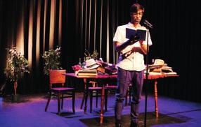 Drie genomineerde jongeren (2017) met links winnares Christhe Vreugdenhil In de maanden oktober tot en met december geeft de schrijver/ dichter workshops op de Gorcumse scholen.
