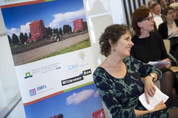 Als CAH werken we al met verschillende projecten aan het verbinden van de consument met voedsel, onder andere met stadslandbouwprojecten. Ook doen we nu projecten met scholen, in Dronten en in Almere.