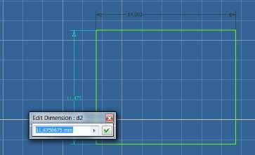 Klik op de maat om deze aan te passen naar 40. De figuur zal mee veranderen. 2 zijden is genoeg. Inventor heeft immers al bijkomende gegevens aan deze 4 lijnen toegevoegd.