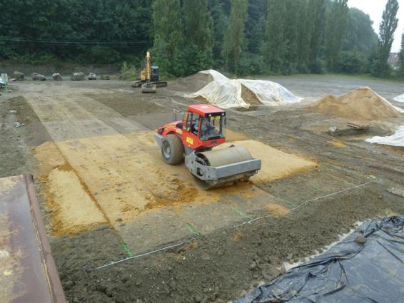 Proefvak Plaats: SAGREX-terrein in Quenast Toegepaste materialen: drie soorten Natuurzand: zandgroeve van Mont-Saint-Guibert Dolomietbrekerzand: