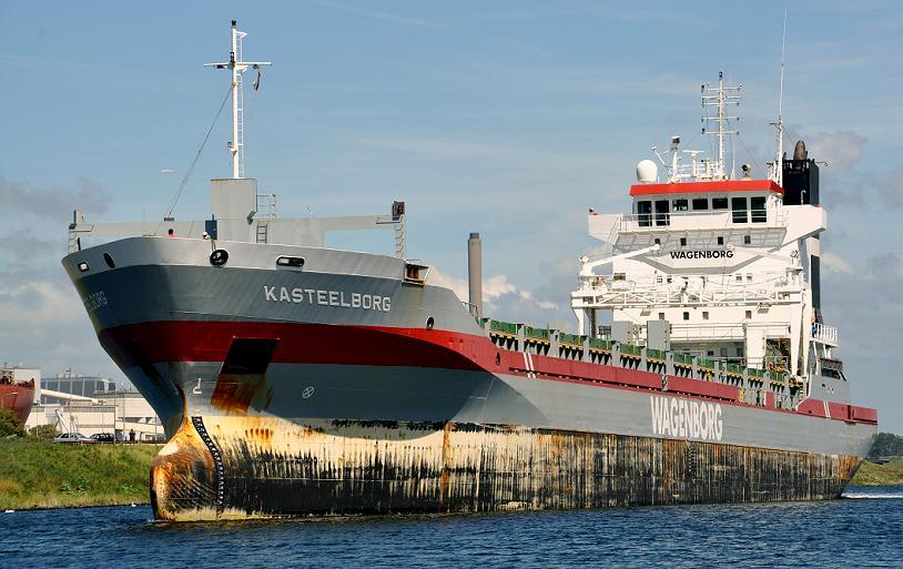 16-2-2017 (e) verkocht aan Stolt Spruce B.V., Liberia (D5MX8), in beheer bij Stolt Tankers B.V., Rotterdam, herdoopt STOLT SPRUCE. (Foto: L. v.d. Meijden, 17-5-2010).