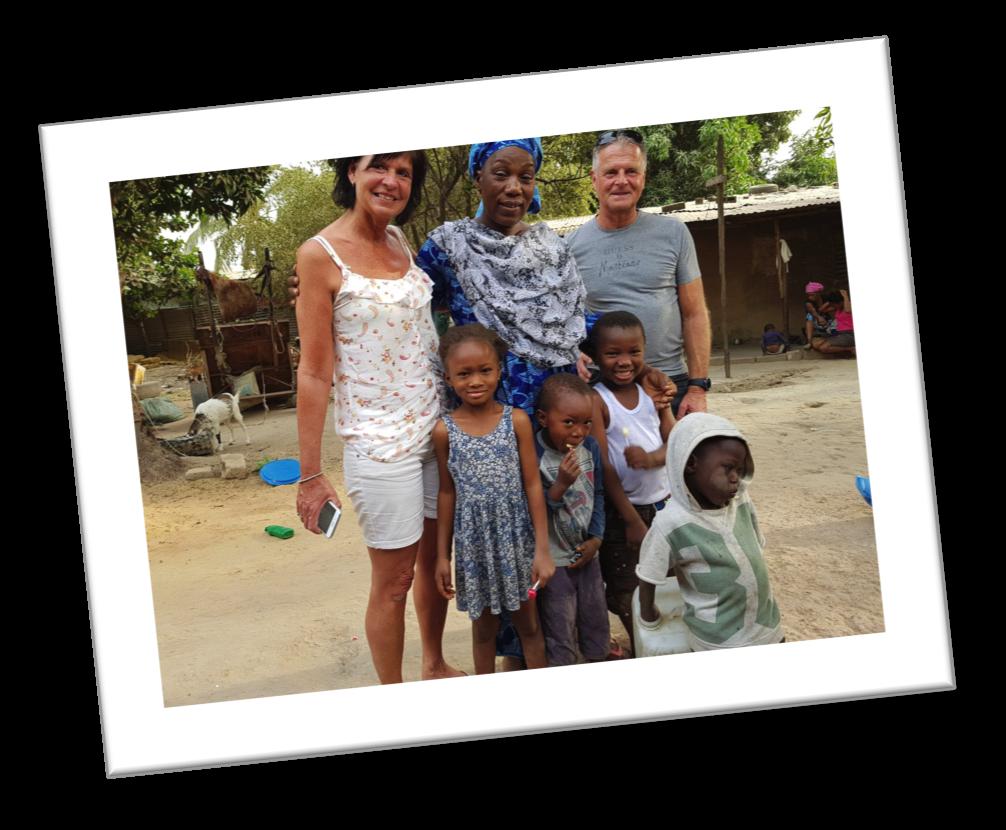 Sponsors ontmoeten hun kind in Gambia Een aantal van onze sponsors hebben tijdens hun vakantie ter plekke besloten om een of meerdere kinderen te sponsoren.