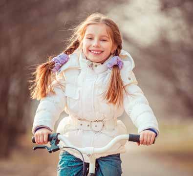 Leef jullie uit op onze sportterreinen, spring erop los op onze trampolines, breng jullie fietsen mee.