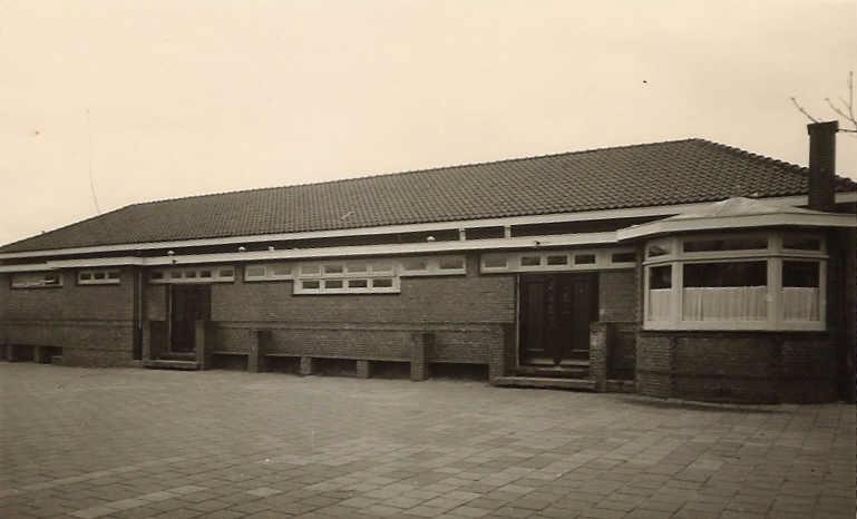 Het gebouw d Oude School Schoolpad 1-2, 1115 GT Duivendrecht Lagere Protestant - Christelijke School 1960 Hier huisde tot 1973 de protestants-christelijke lagere school.