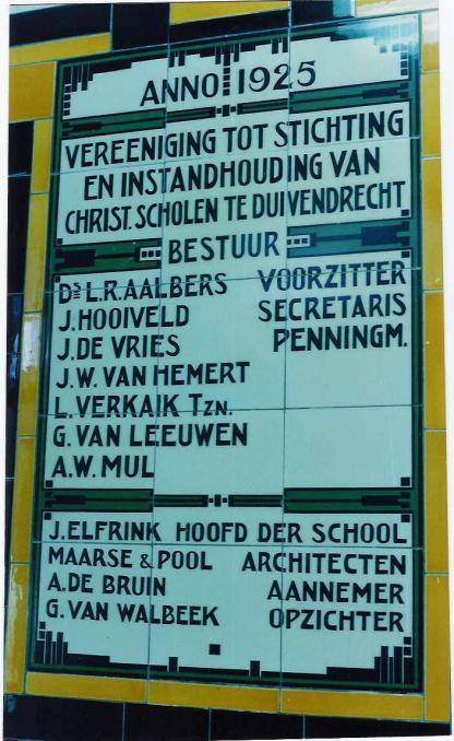De school is gesticht door de Vereniging tot Stichting en Instandhouding van Christelijke Scholen te Duivendrecht.